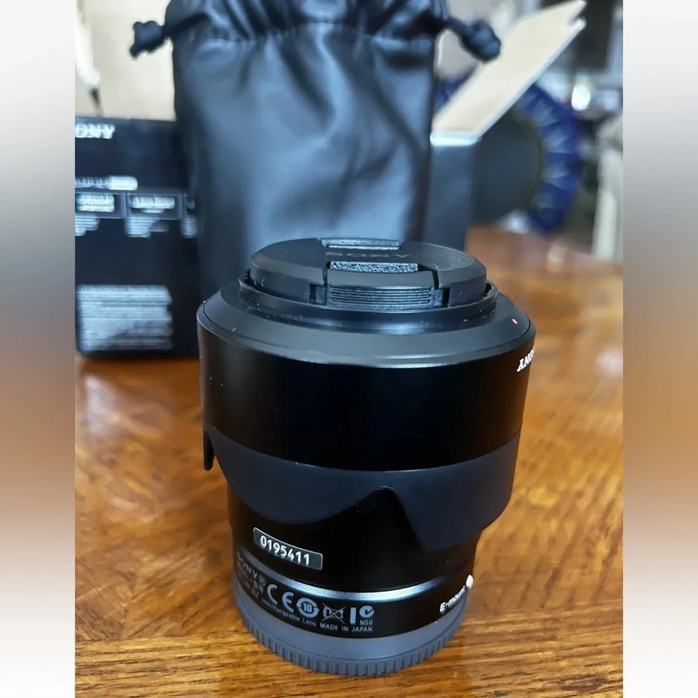Sony Carl Zeiss 24mm f/1.8 ZA Sonnar T* - Crop Sensor Prime E Mount Wide Lens